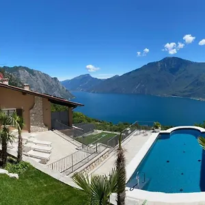 Casa Martinelli , Tremosine Italien