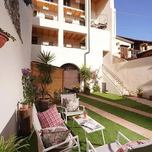 Bougainville , San Felice del Benaco Italien