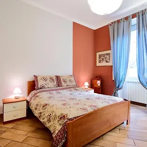 Xenia - Elegant Flat In The Center Of Italie