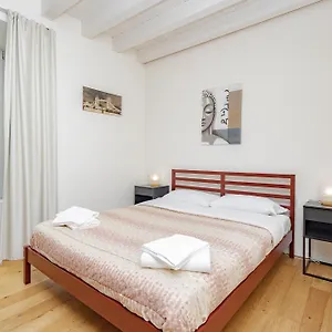  Holiday home Citylife Italy