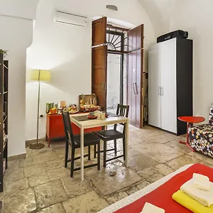 Del Teatro , Bríndisi Italia